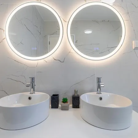 Luna Do Mar - Luxury With Jacuzzi Apartament